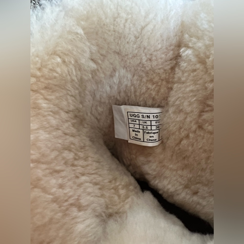 Bailey Button Uggs - image 5